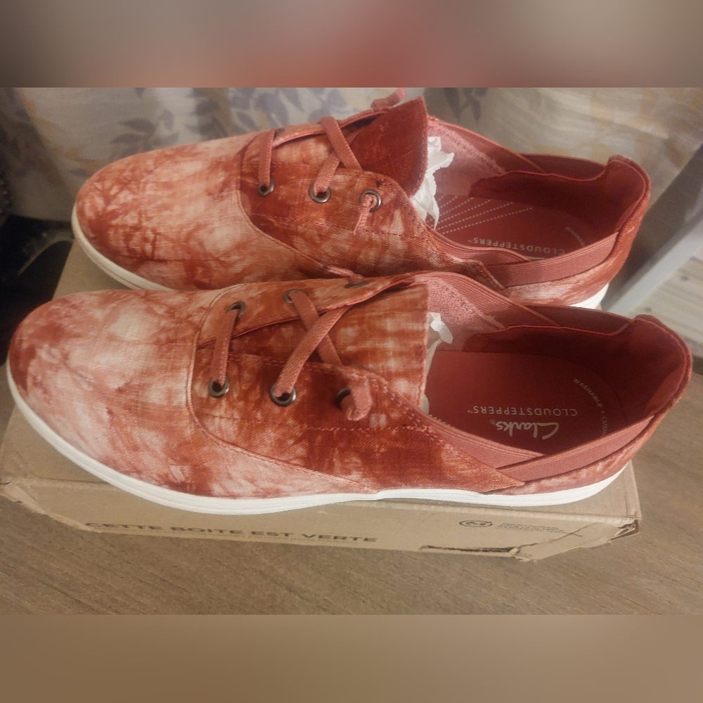 Clark's Cloudsteppers women's 11
